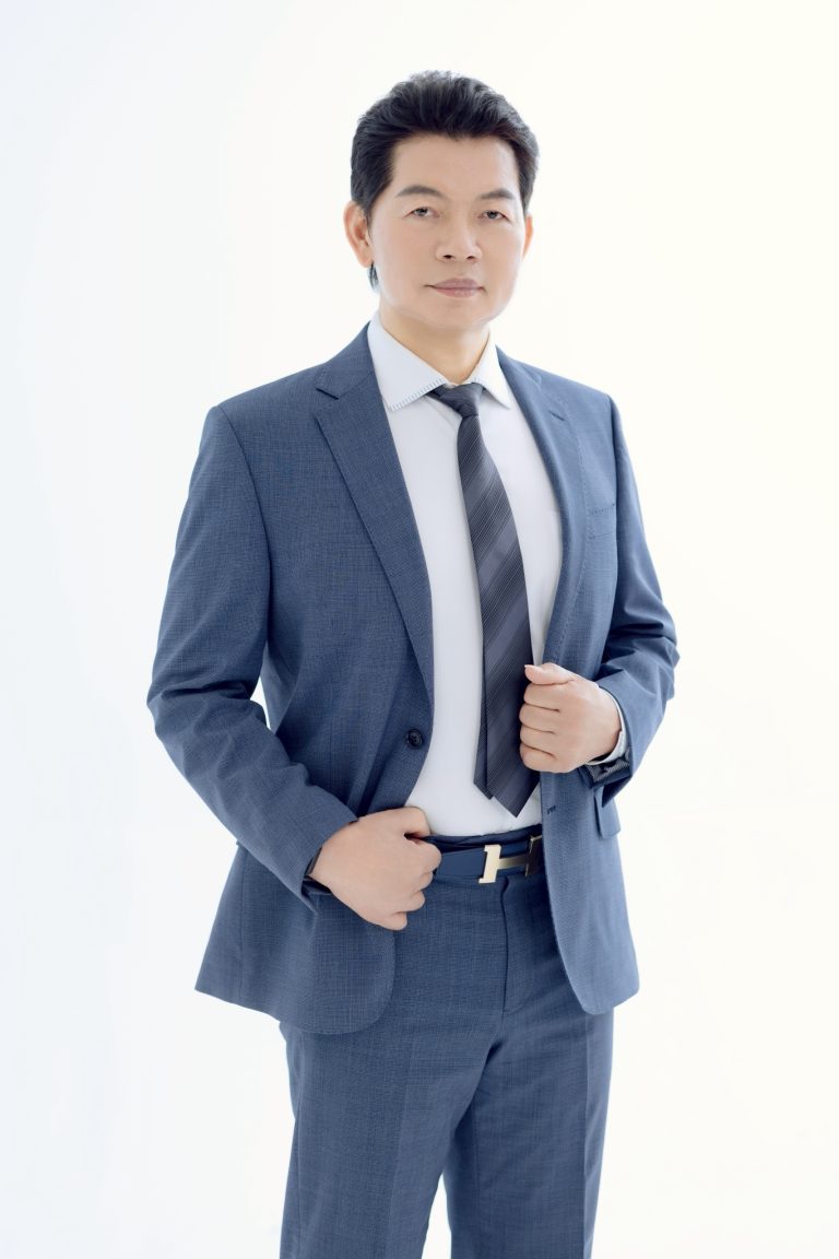 智點直銷媒--蔡國元執行長認為，最懂花緹產品、服務、文化與事業精神的人，還是花緹人，所以他堅持把教育權留在自己人身上。