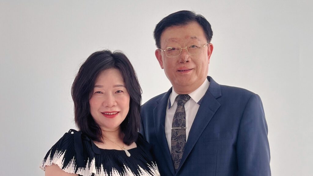 智點直銷媒--優世德台灣首位皇家黑鑽詹子萱、陳德泉伉儷