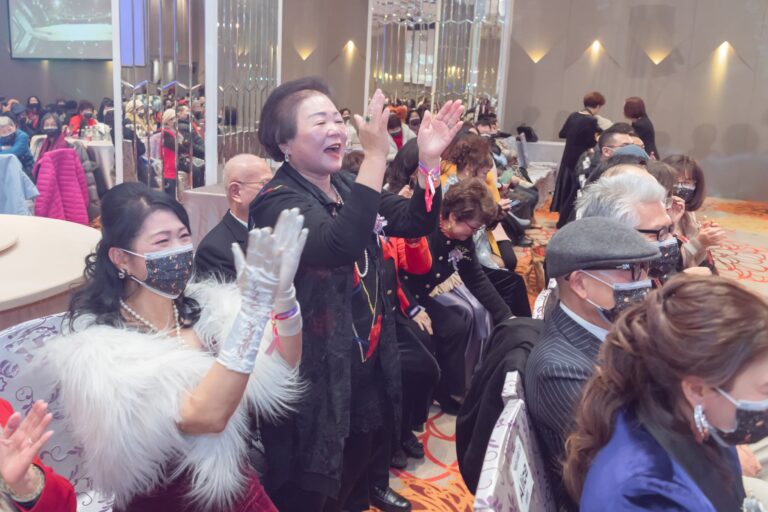 在公司會場，田劉沁總是那個回應熱烈的人。